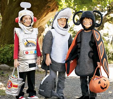 Kids in halloween costumes