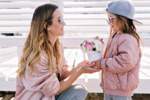 Mother and daughter with sunglasses